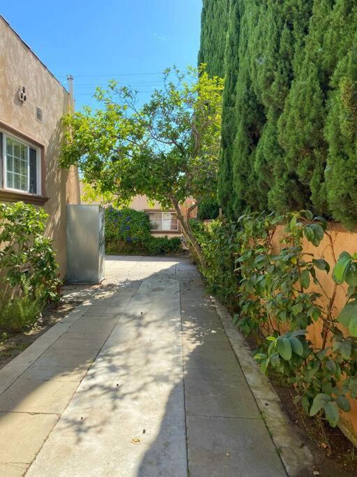 Guest house 2 Bd Beverly Hills