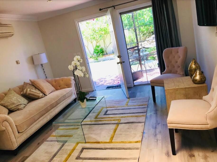 Guest house 2 Bd Beverly Hills Los Angeles