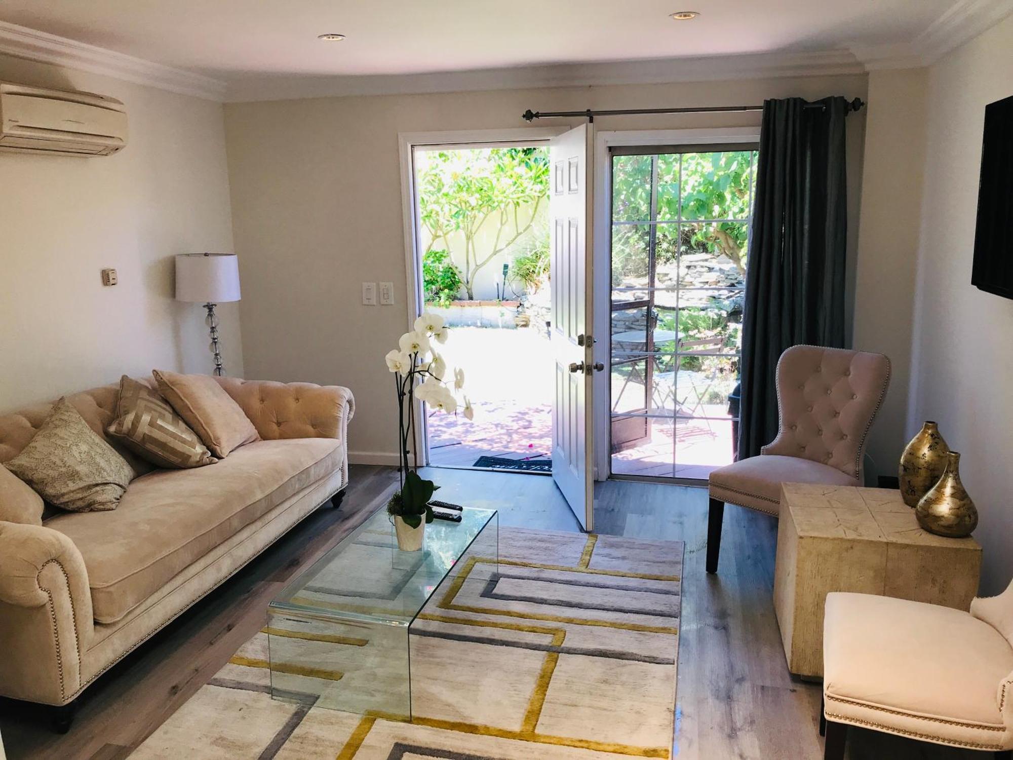 Guest house 2 Bd Beverly Hills Los Angeles